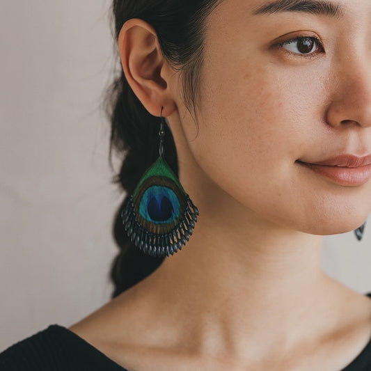 孔雀の羽のピアス