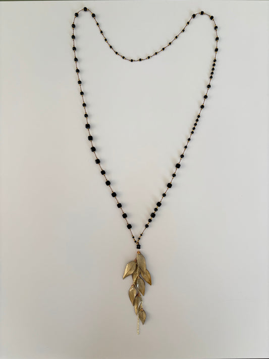 ラスカスとスピネルのロングネックレス