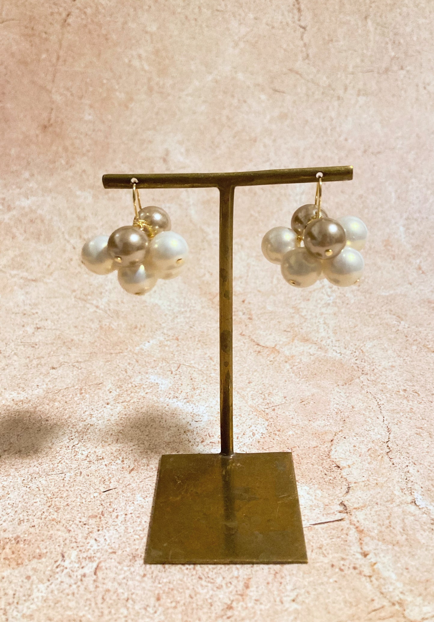 パールの上品つぶつぶピアス