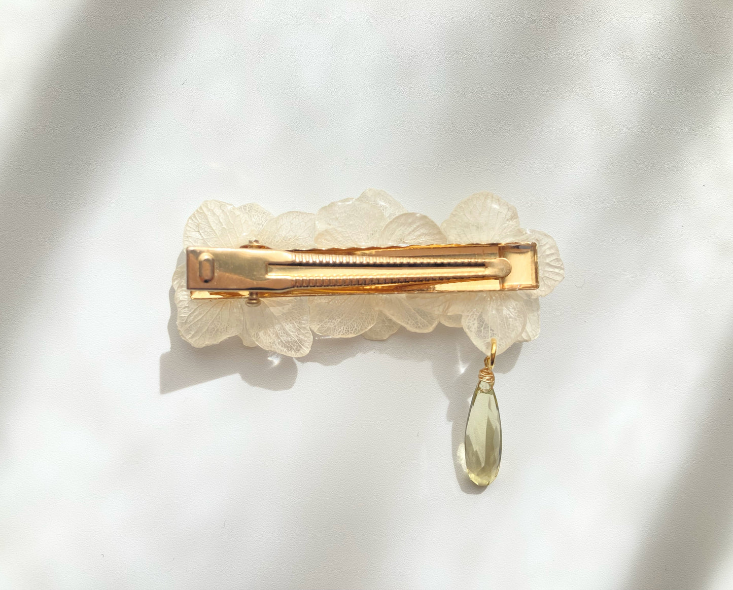 白い紫陽花とレモンクォーツのヘアクリップ 中