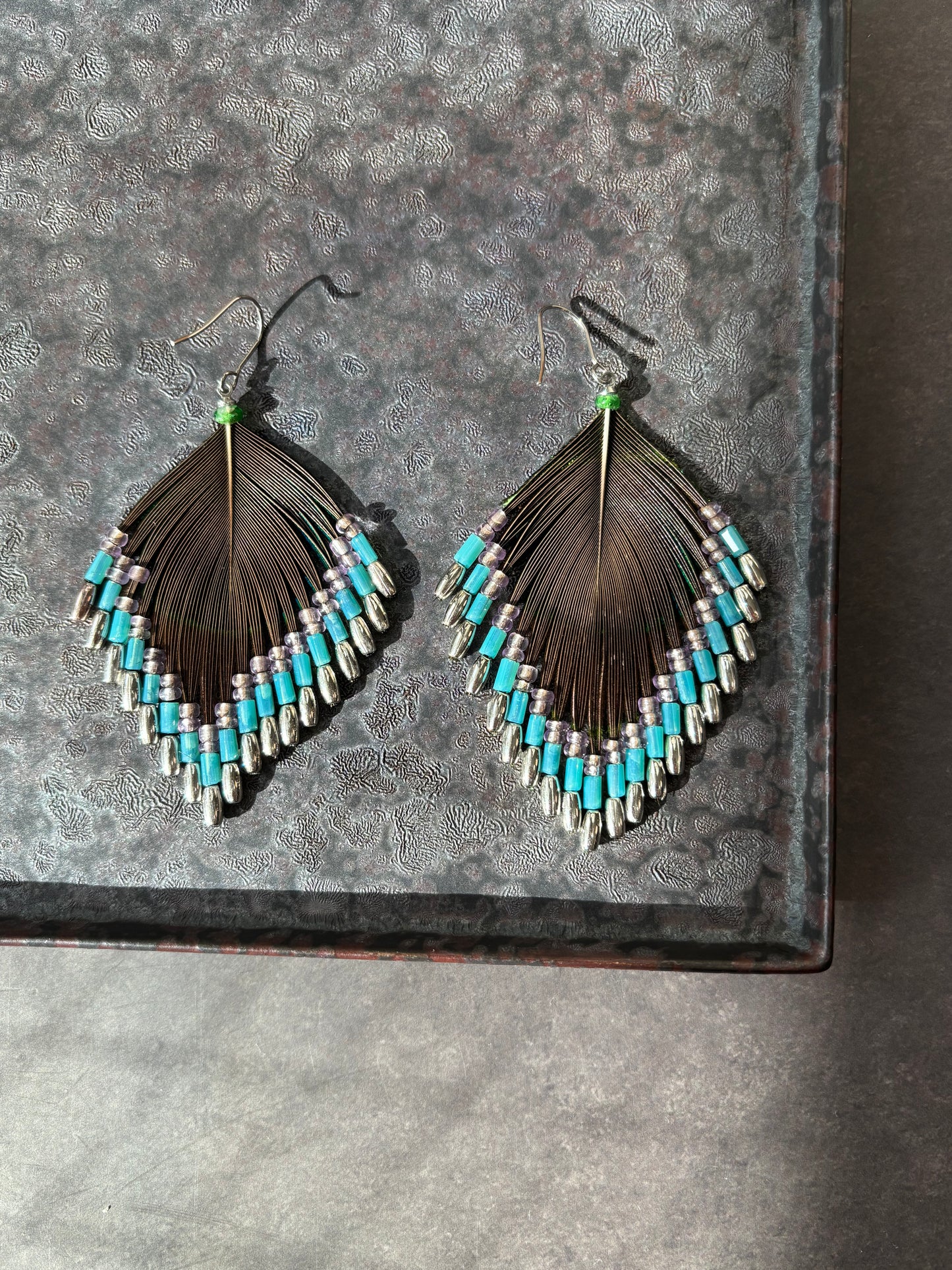 孔雀の羽ピアス 　シルバーブルー