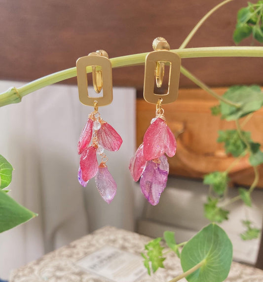 Hydrangea petal (square type) earrings 