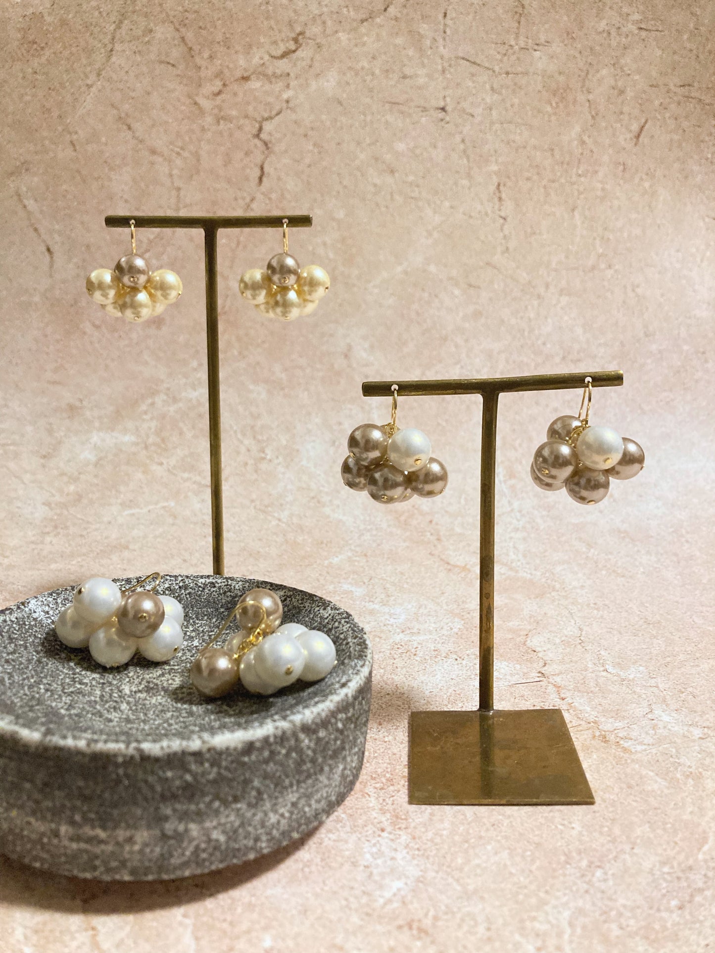 Elegant pearl earrings 