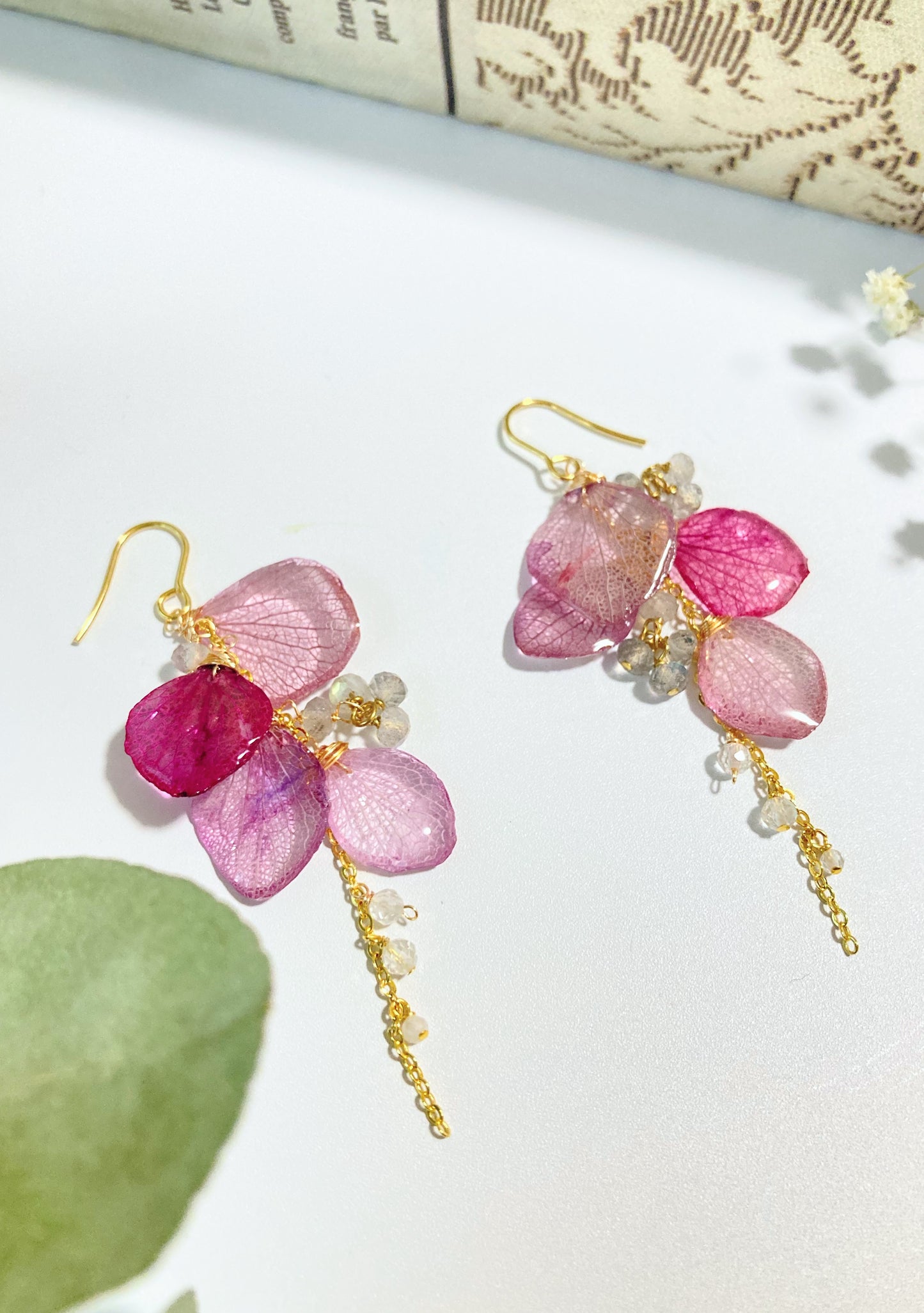 Purple hydrangea fluttering earrings 