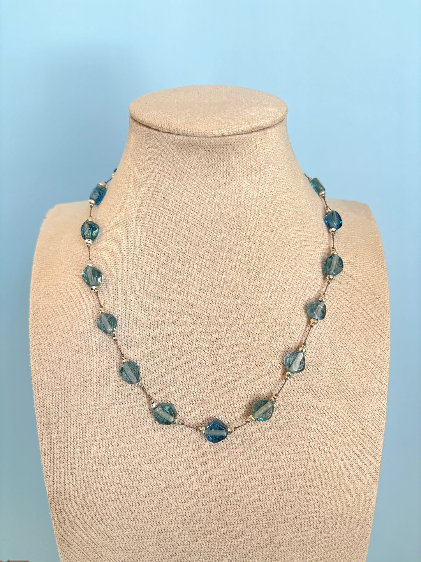 ジャワ島とんぼ玉ネックレス