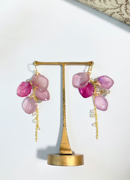 Purple hydrangea fluttering earrings 
