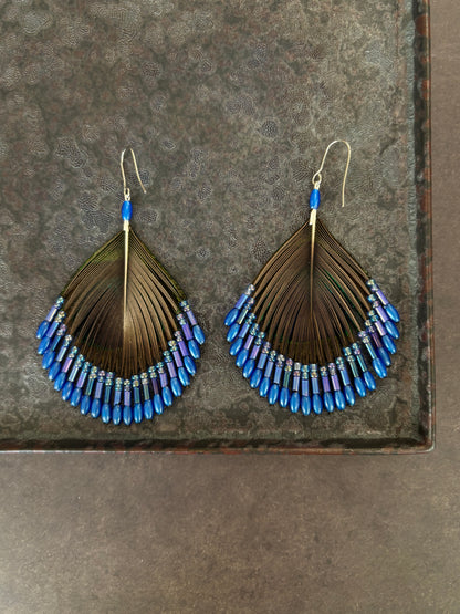 孔雀の羽ピアス ブルー