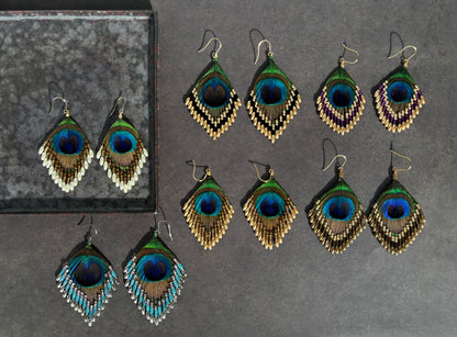 孔雀の羽ピアス 　ブラウンゴールド